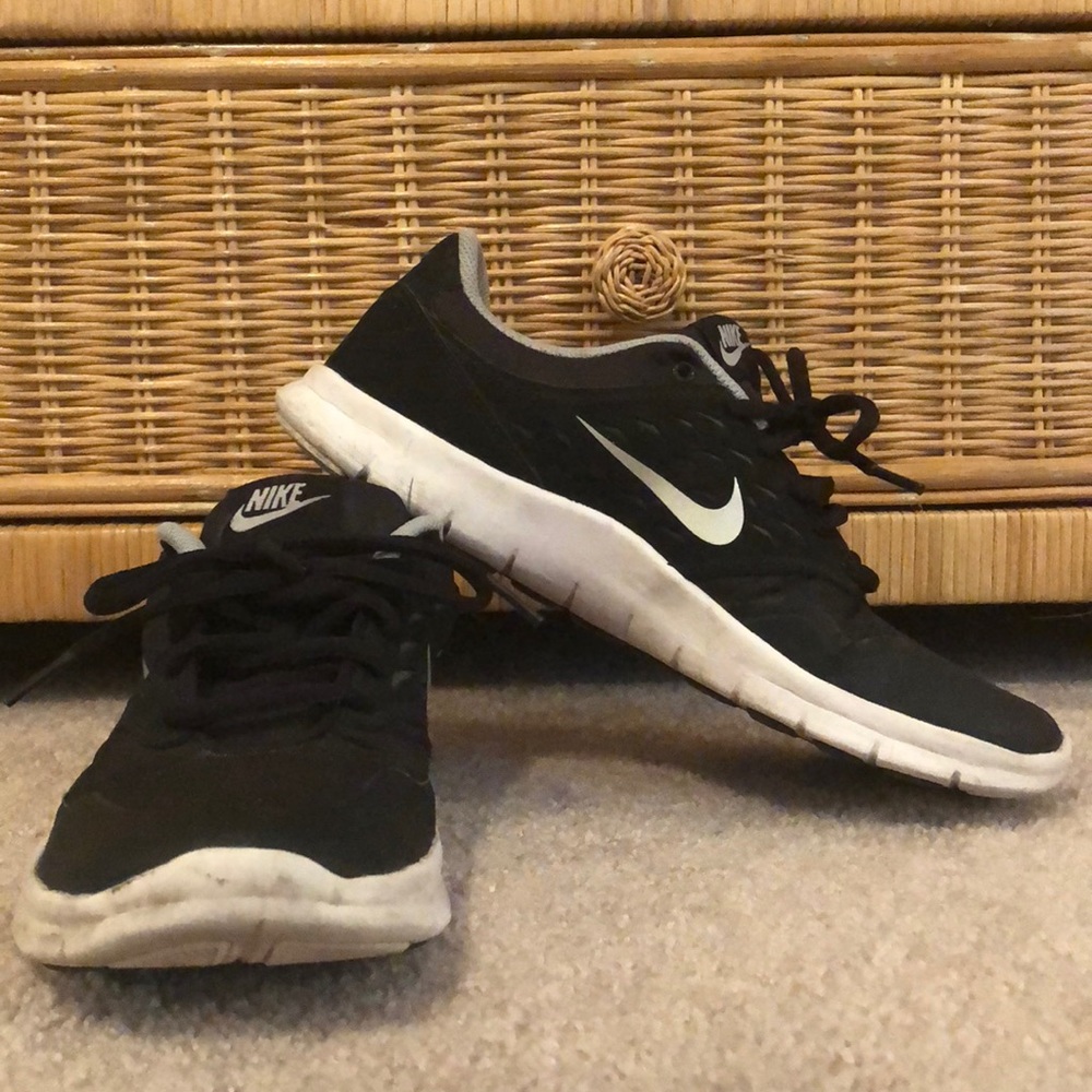 Nike Tennis Shoes